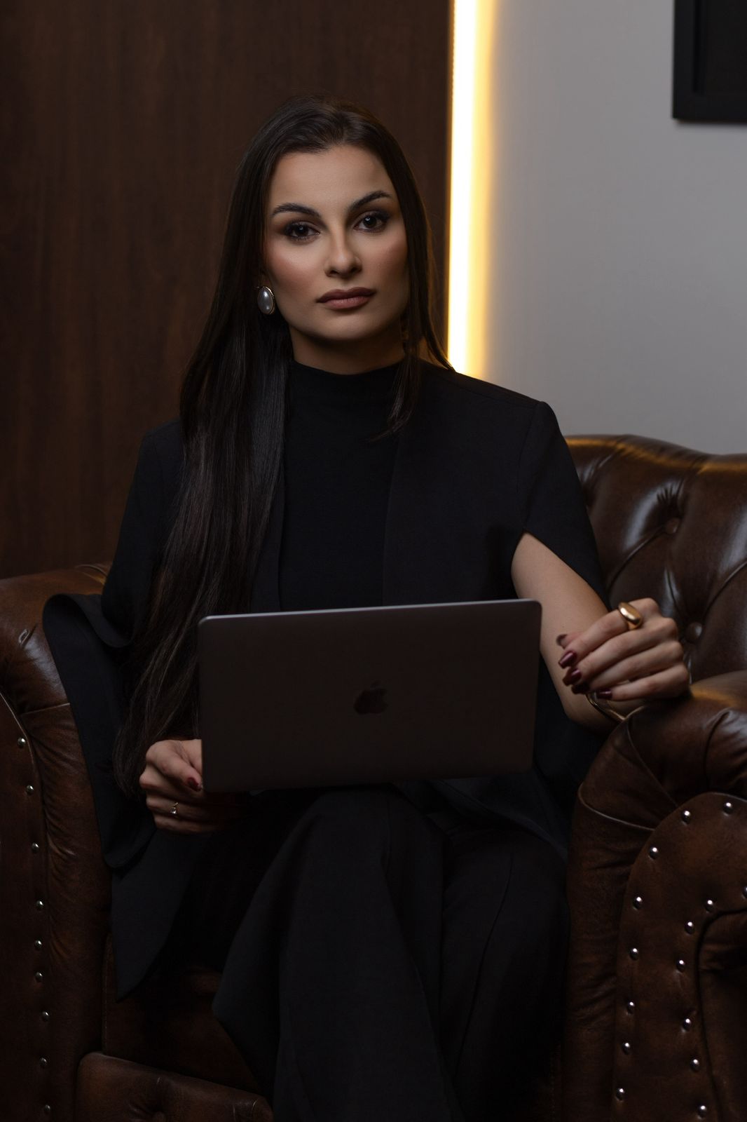 Rafaela Pontes no escritório
